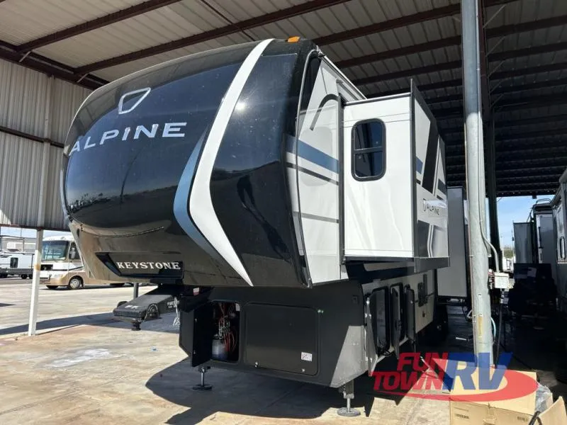 2026 Keystone Alpine 3303CK - Photo 3