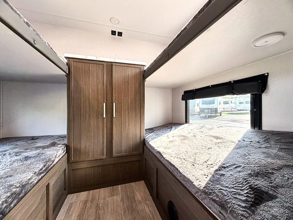2027 Coachmen Freedom Express Select 29SE, Photos photo 45