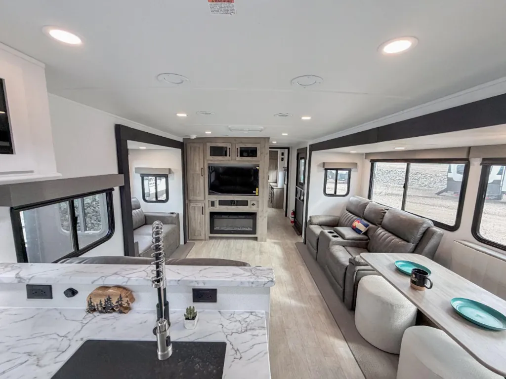 2026 Forest River Solaire 3060RKTS, Photos photo 7
