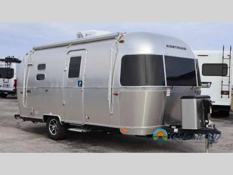 2026 Airstream Caravel 20FB - Photo 2