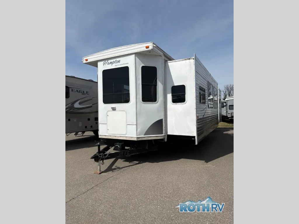 2008 CrossRoads Hampton HT39FE - Photo 2