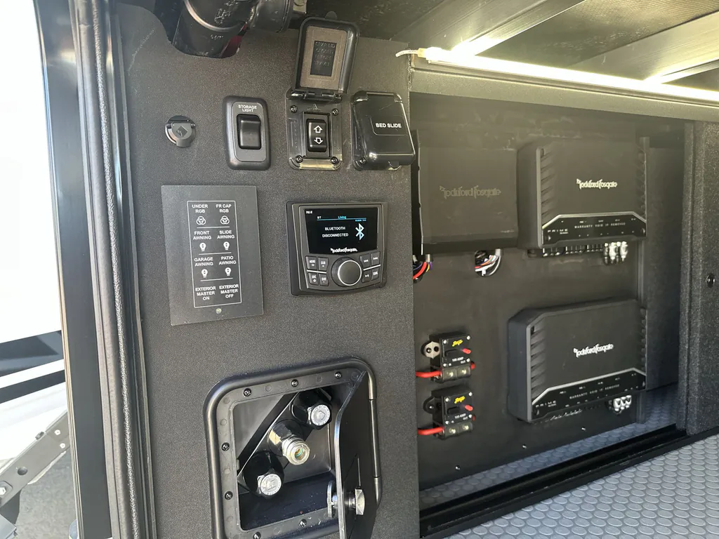 2026 Brinkley Model G 4100, Photos photo 7