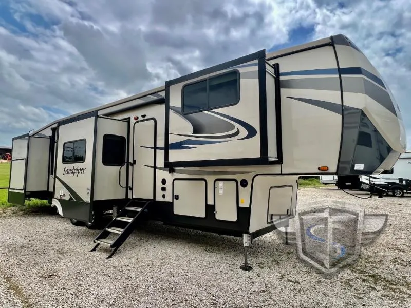 2020 Forest River Sandpiper 38FKOK - Photo 2
