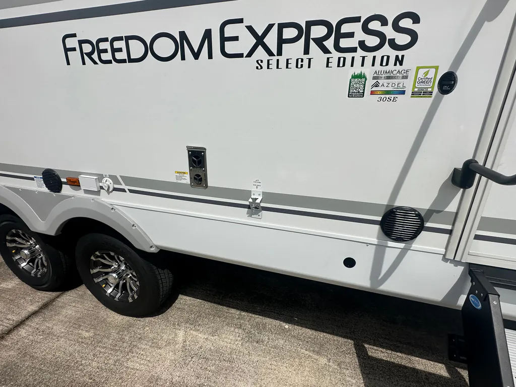 2026 Coachmen Freedom Express Select 30SE, Photos photo 10