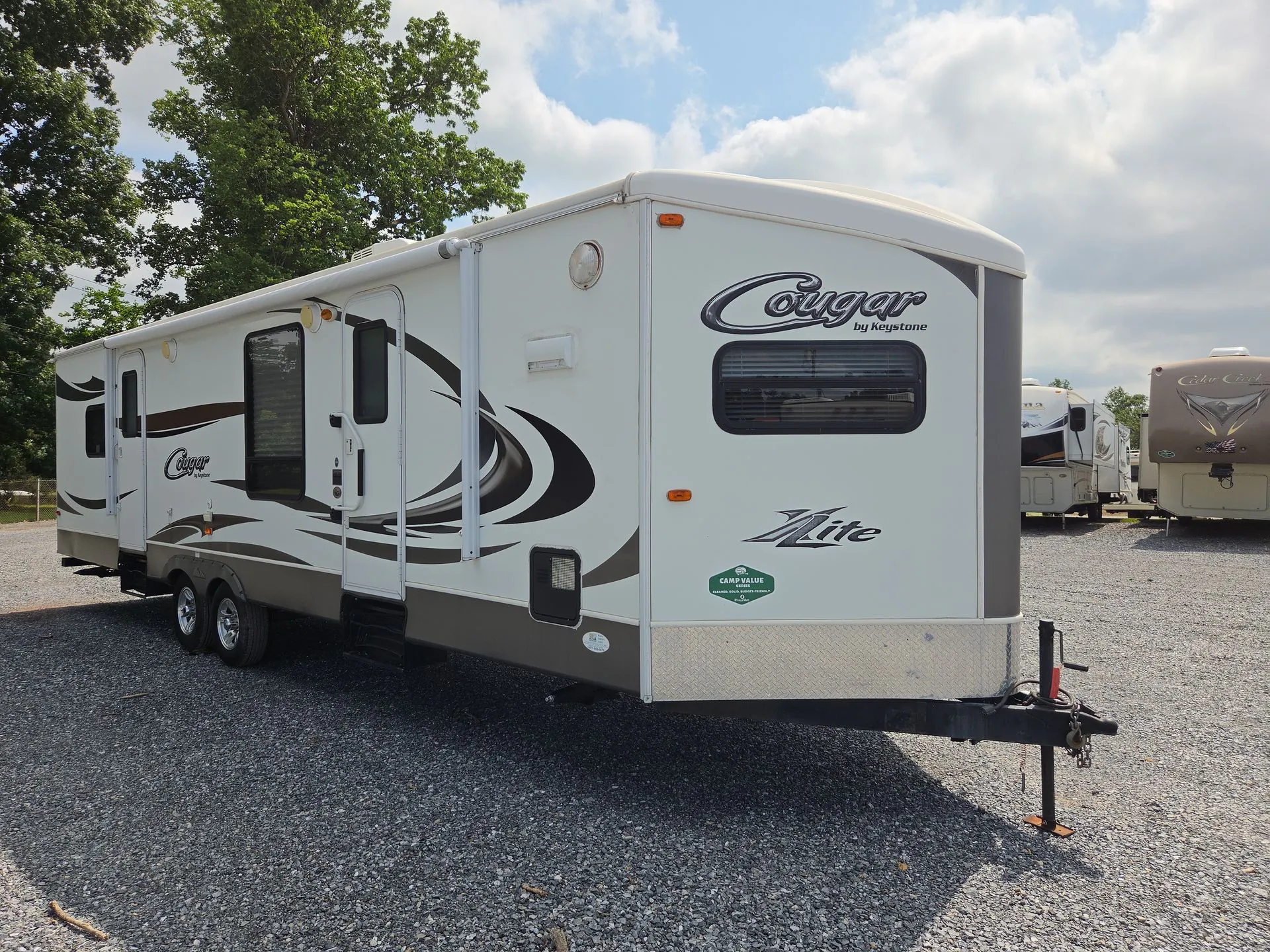 2014 Keystone Cougar XLite 30FKV - Photo 3