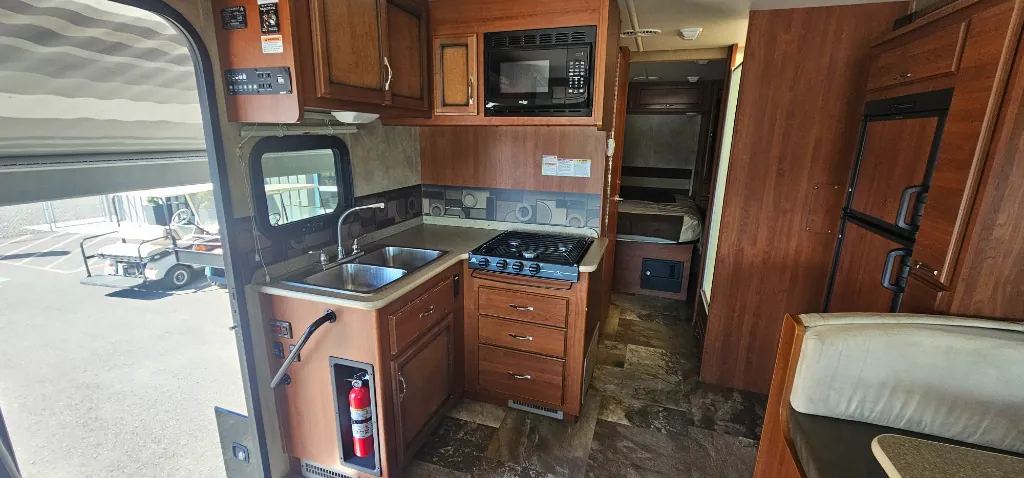2015 Fleetwood Flair 26E, Photos photo 8