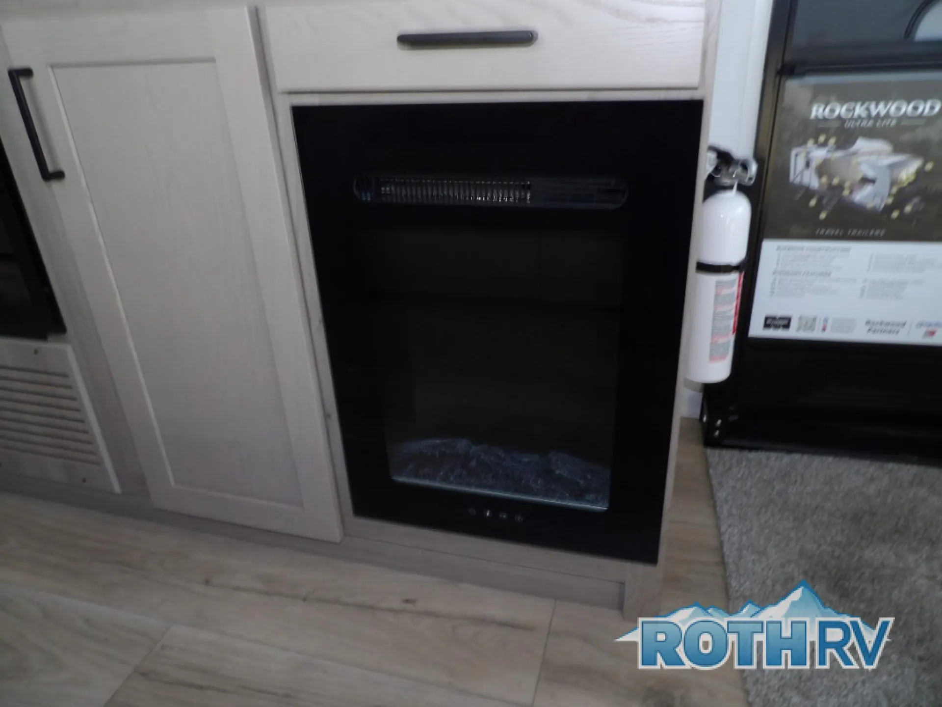 2026 Forest River Rockwood Ultra Lite 302RDT - Photo 3