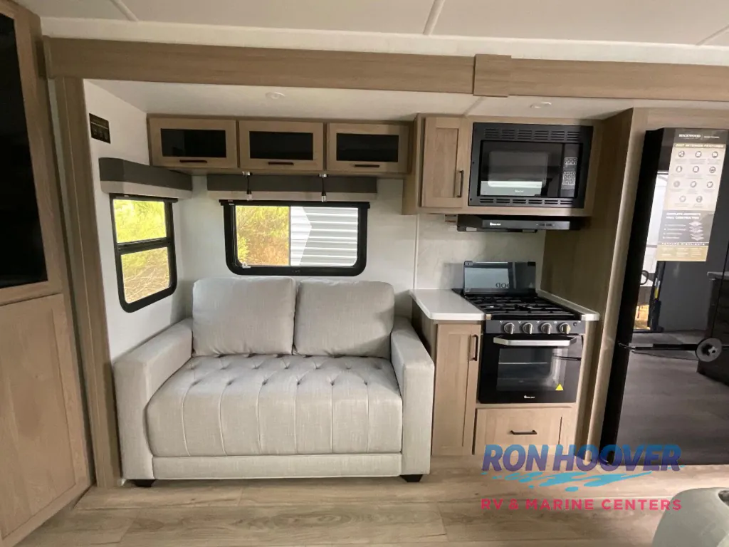 2027 Forest River Rockwood Ultra Lite 2921RL, Photos photo 13