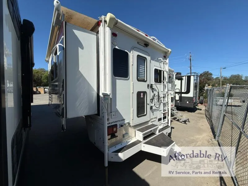 2019 Northwood Arctic Fox Camper 992 - Photo 4