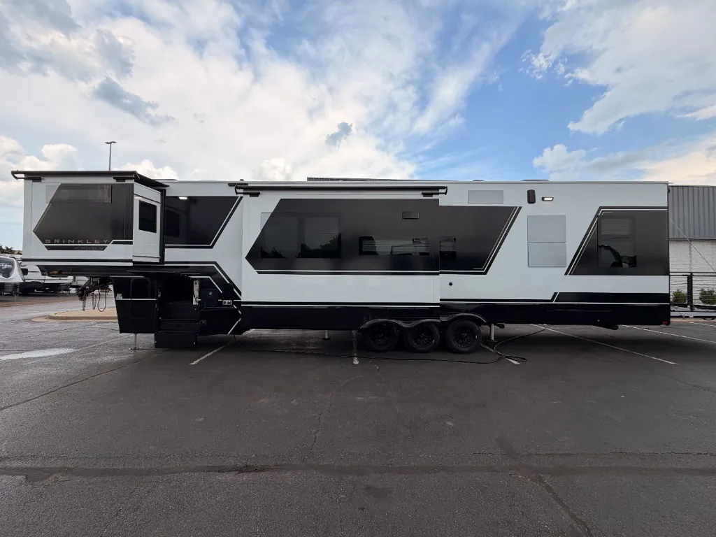 2027 Brinkley Model G 3970, Photos photo 9