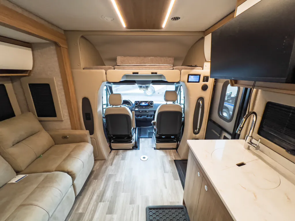2025 Tiffin Wayfarer 25 XLW, Photos photo 4