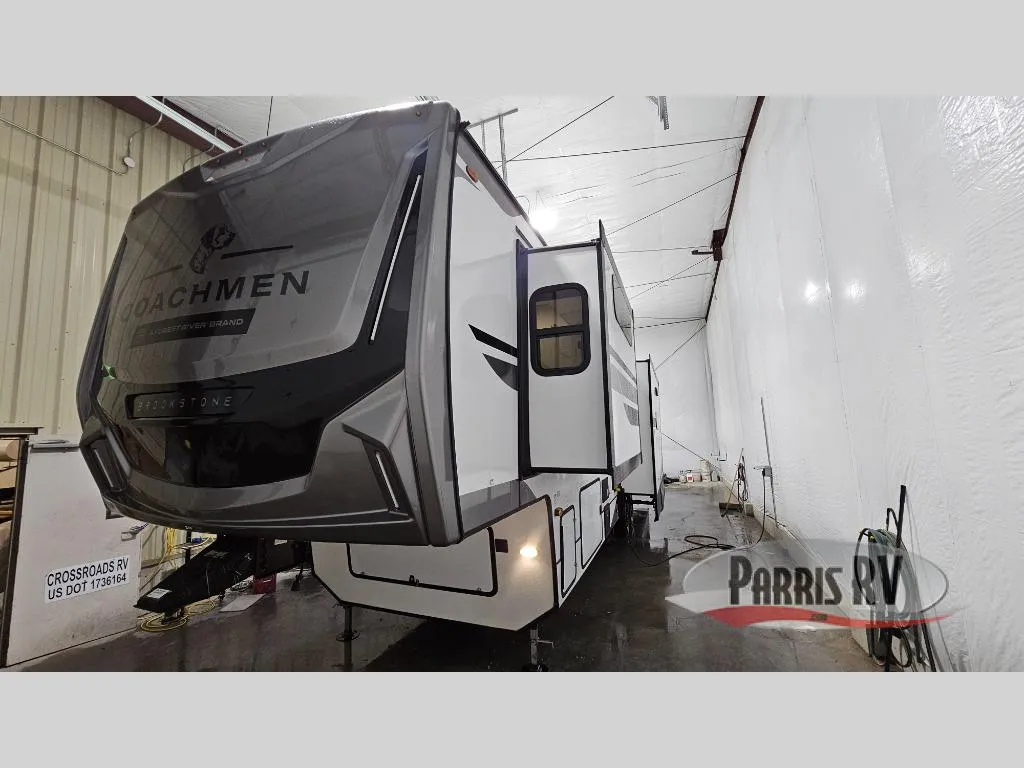 2025 Coachmen Brookstone 318RLL - Photo 4