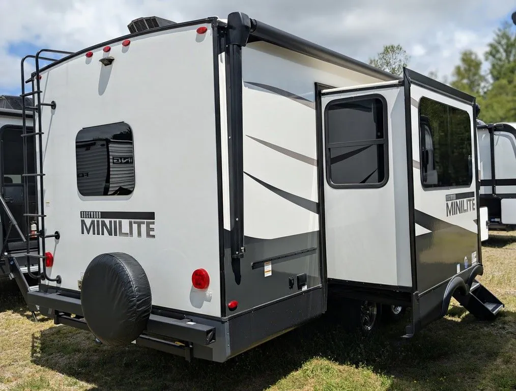 2025 Forest River Rockwood Mini Lite 2518S - Photo 4