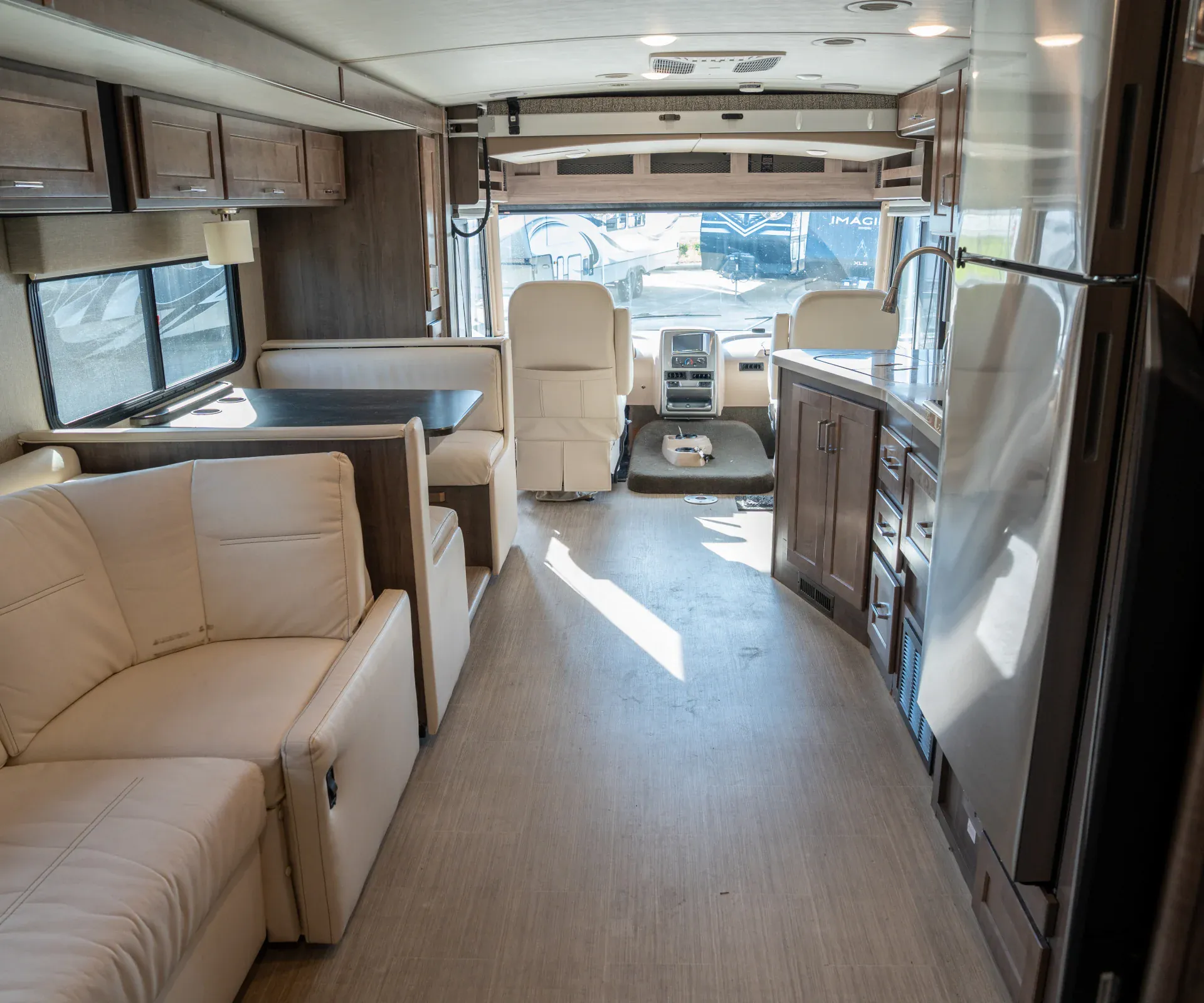 2021 Winnebago Adventurer 35F - Photo 4