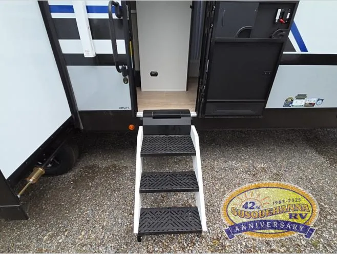 2027 Forest River RV Cherokee Alpha Wolf 28RLX - Photo 4