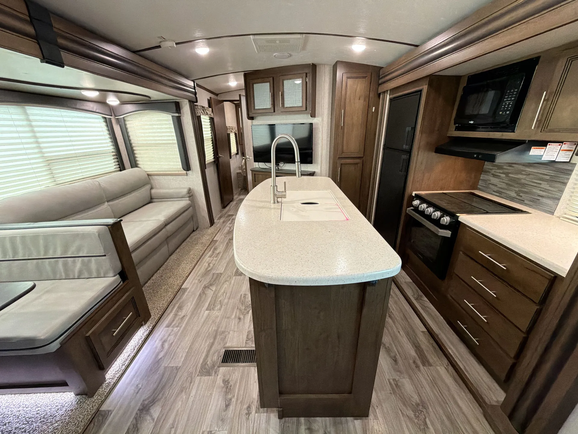 2020 Keystone Cougar Half-Ton 31BHKWE — living area main