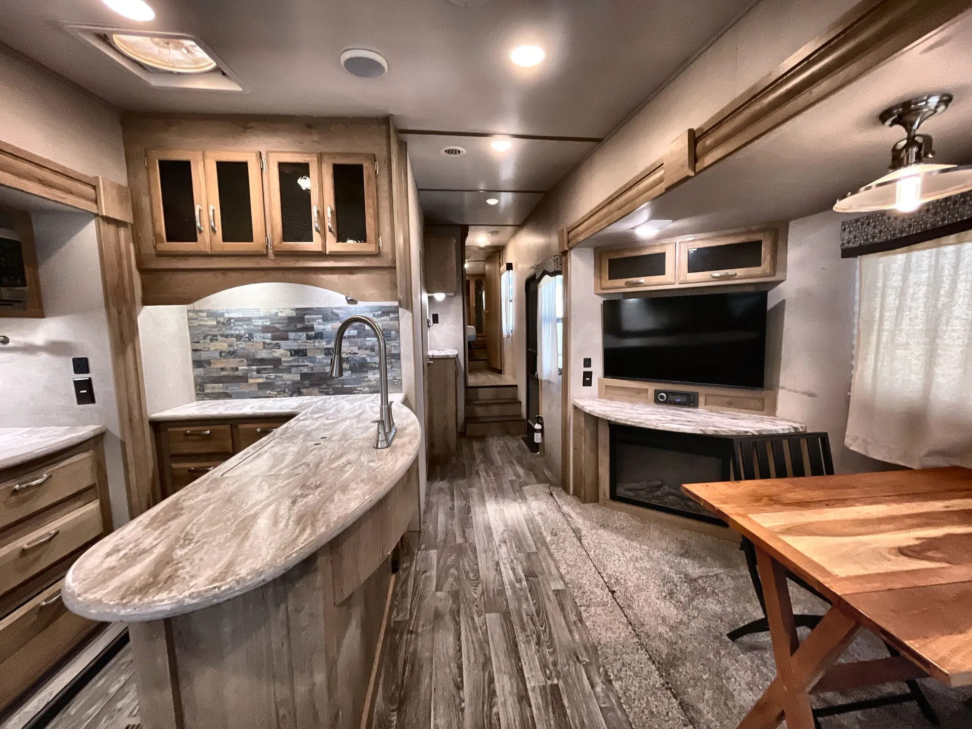 2020 Winnebago Minnie Plus 29MBH — living area main