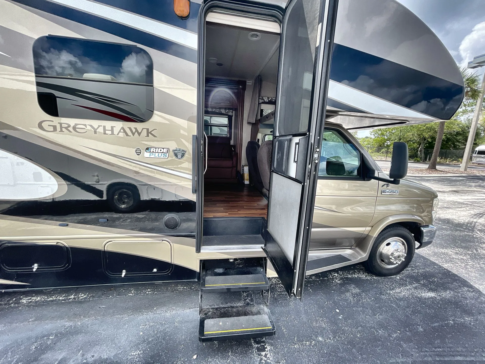 2017 Jayco Greyhawk 29MV - Photo 2