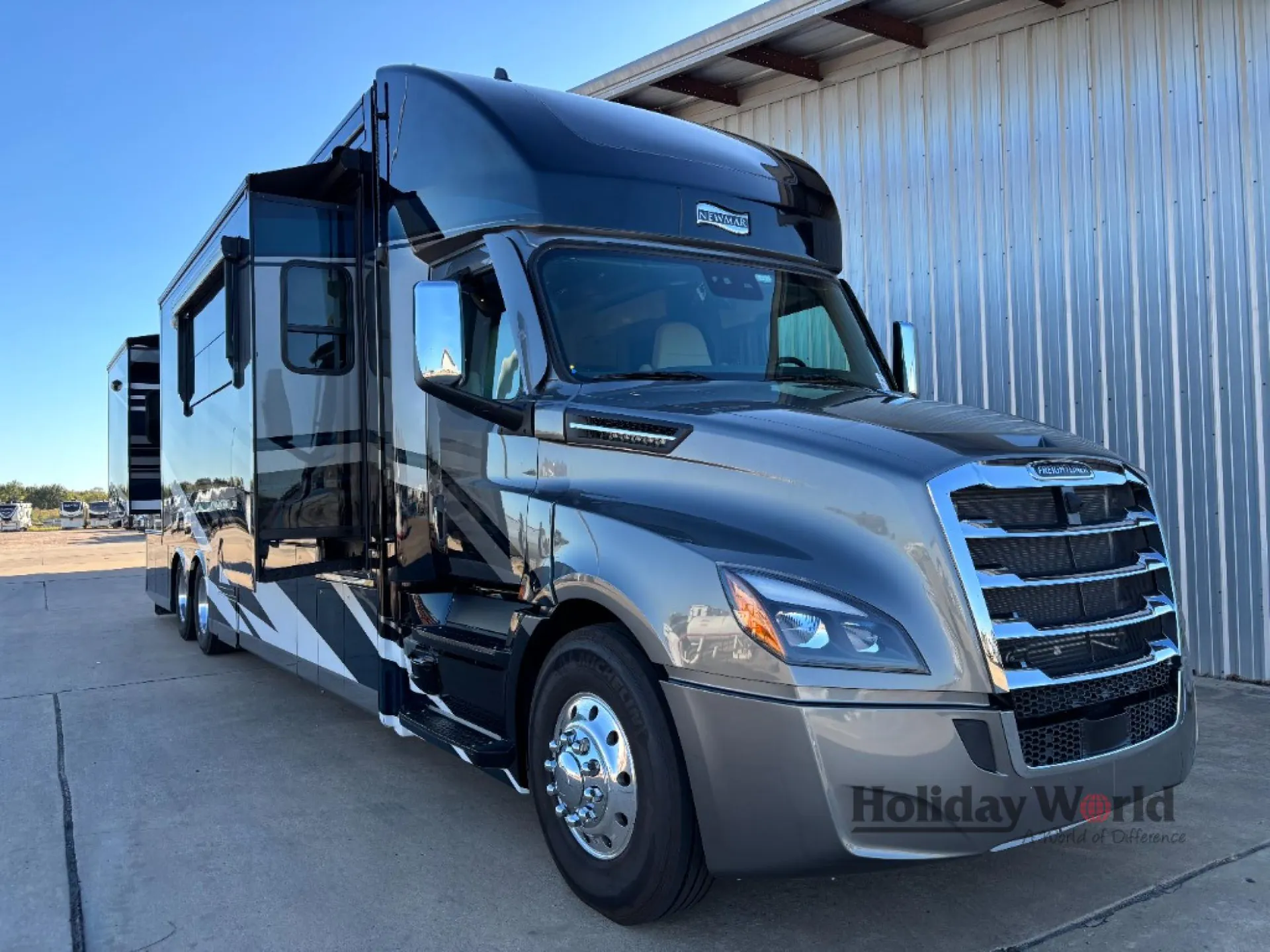 2026 Newmar Summit Aire 4540 - Photo 2