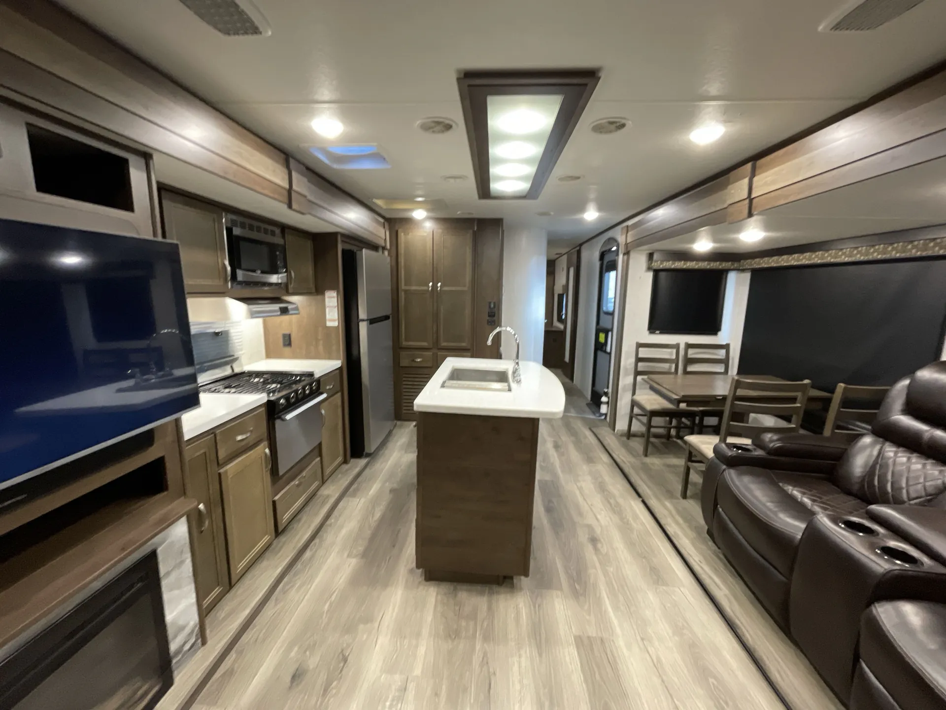 2019 Highland Ridge Open Range 323RLS — living area main