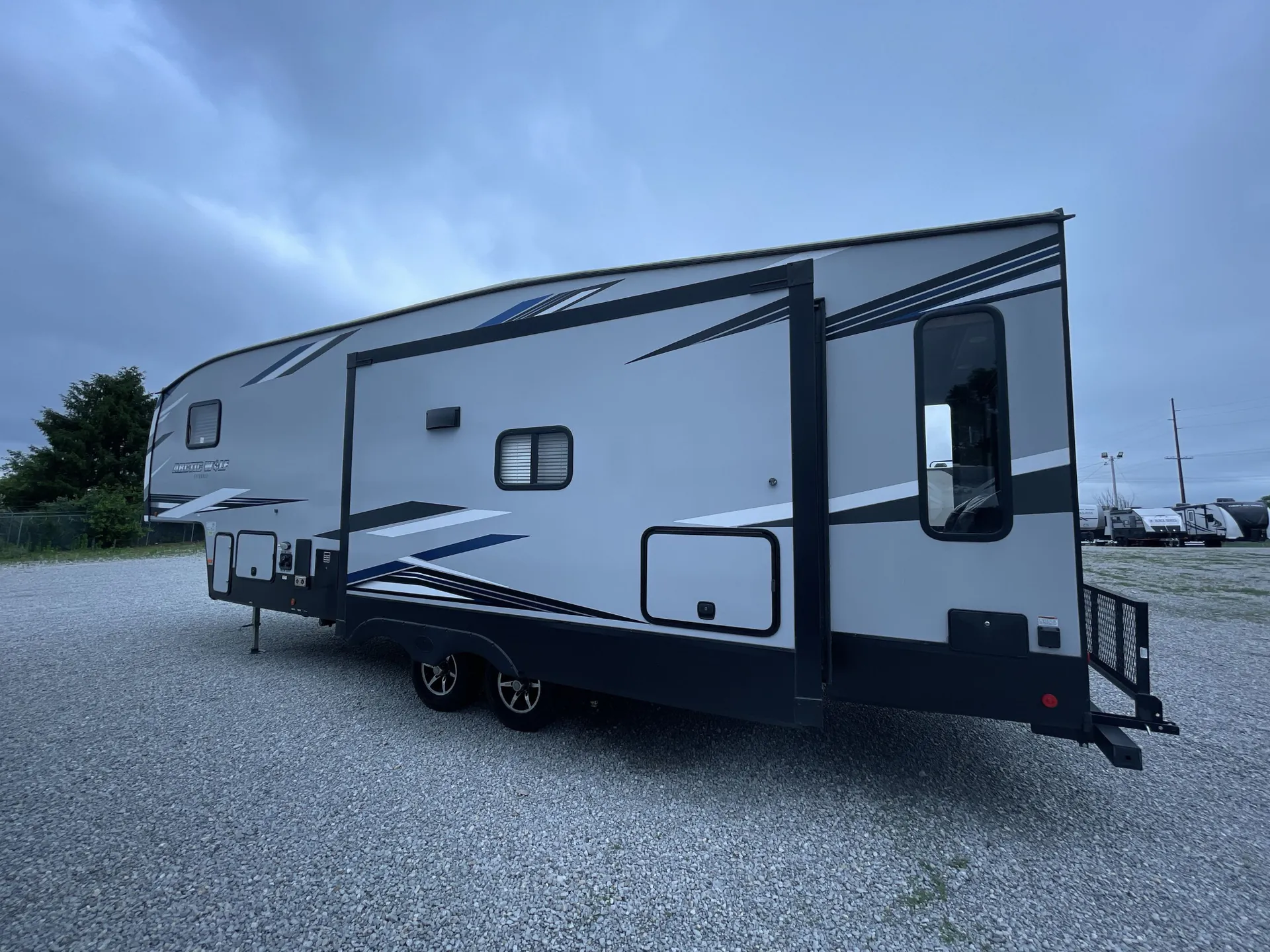 2022 Forest River Cherokee Arctic Wolf 291RL - Photo 4
