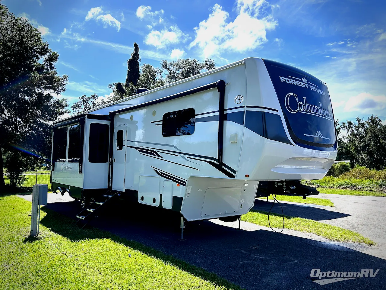 2025 Palomino Columbus 376DS dealer photo 1 from Optimum RV