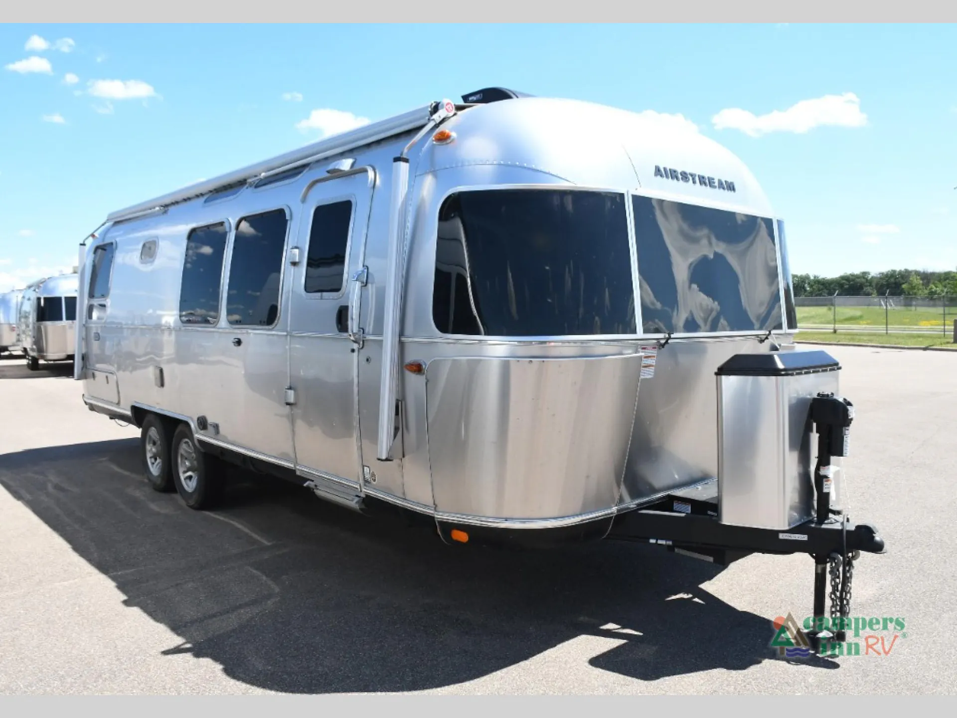 2025 Airstream Classic 28RB - Photo 2