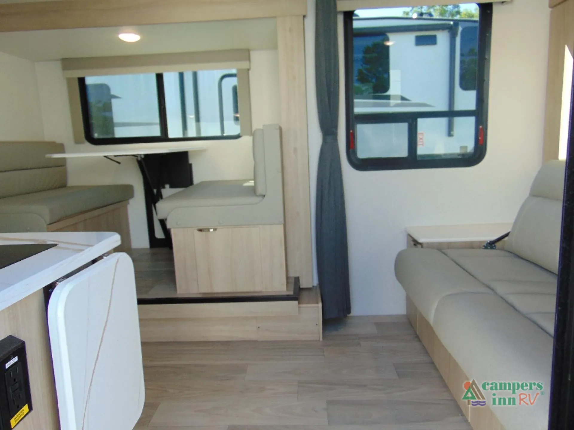 2025 Winnebago Micro Minnie 2108DS - Photo 3