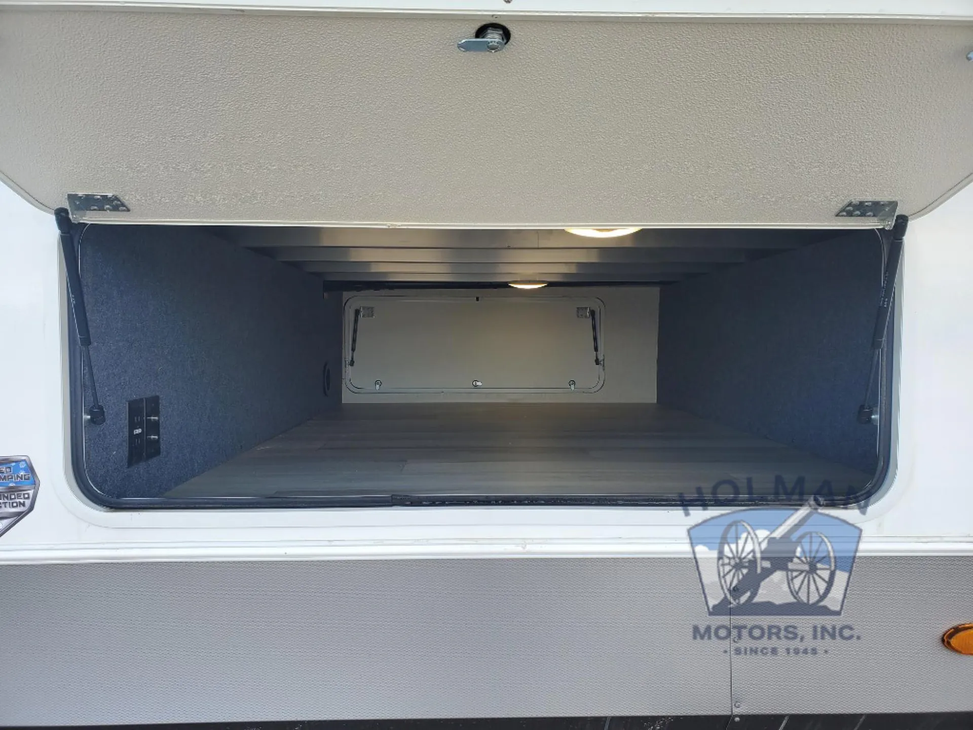 2026 Forest River Wildcat 37GALLEY - Photo 3