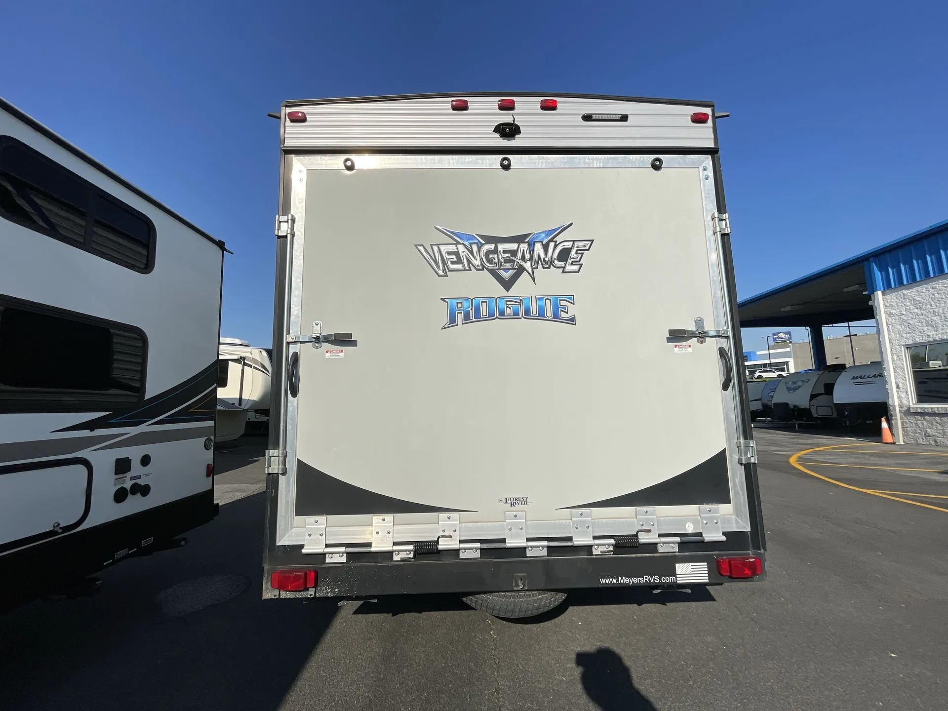 2018 Forest River Vengeance 25V — off campside