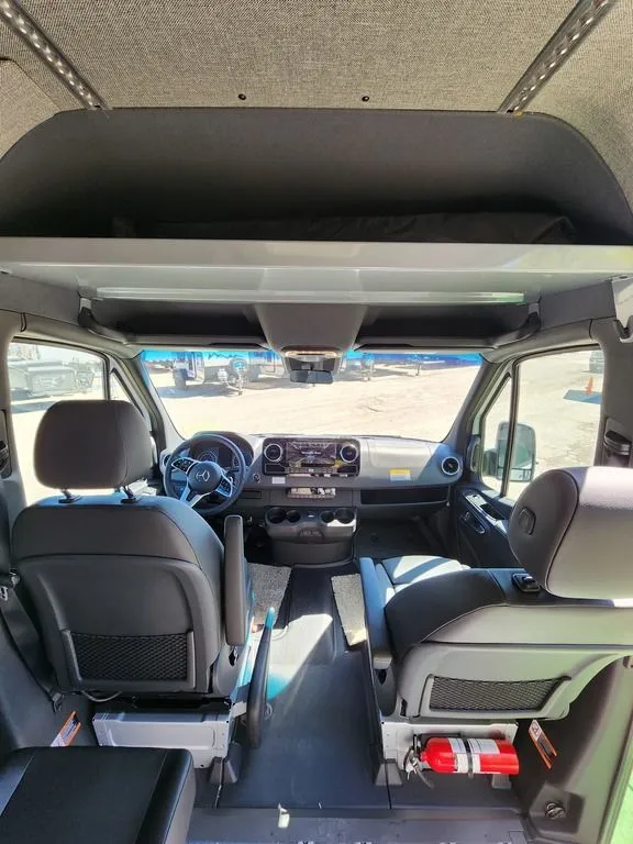 2023 Winnebago Adventure Wagon 70SE - Photo 4