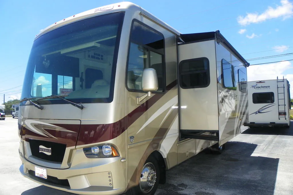 2021 Newmar Bay Star Sport 2702 - Photo 2