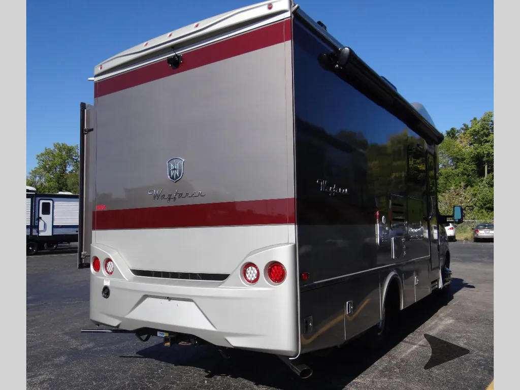2019 Tiffin Wayfarer 24 FW, Photos photo 3