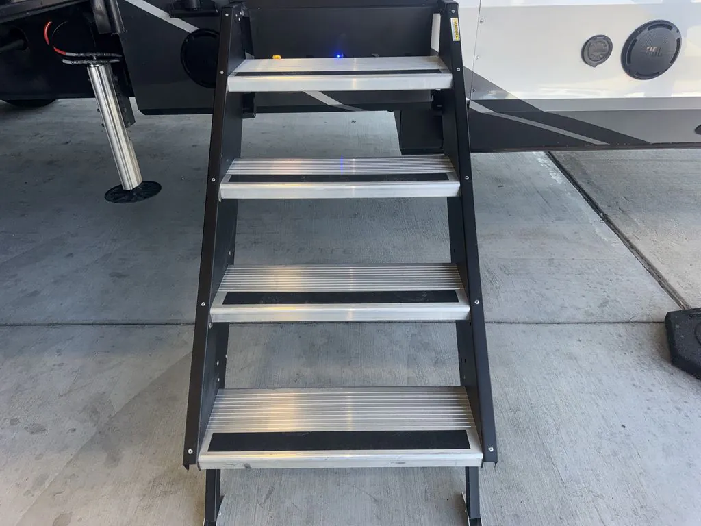 2027 Jayco Pinnacle 39DSDB - Photo 3