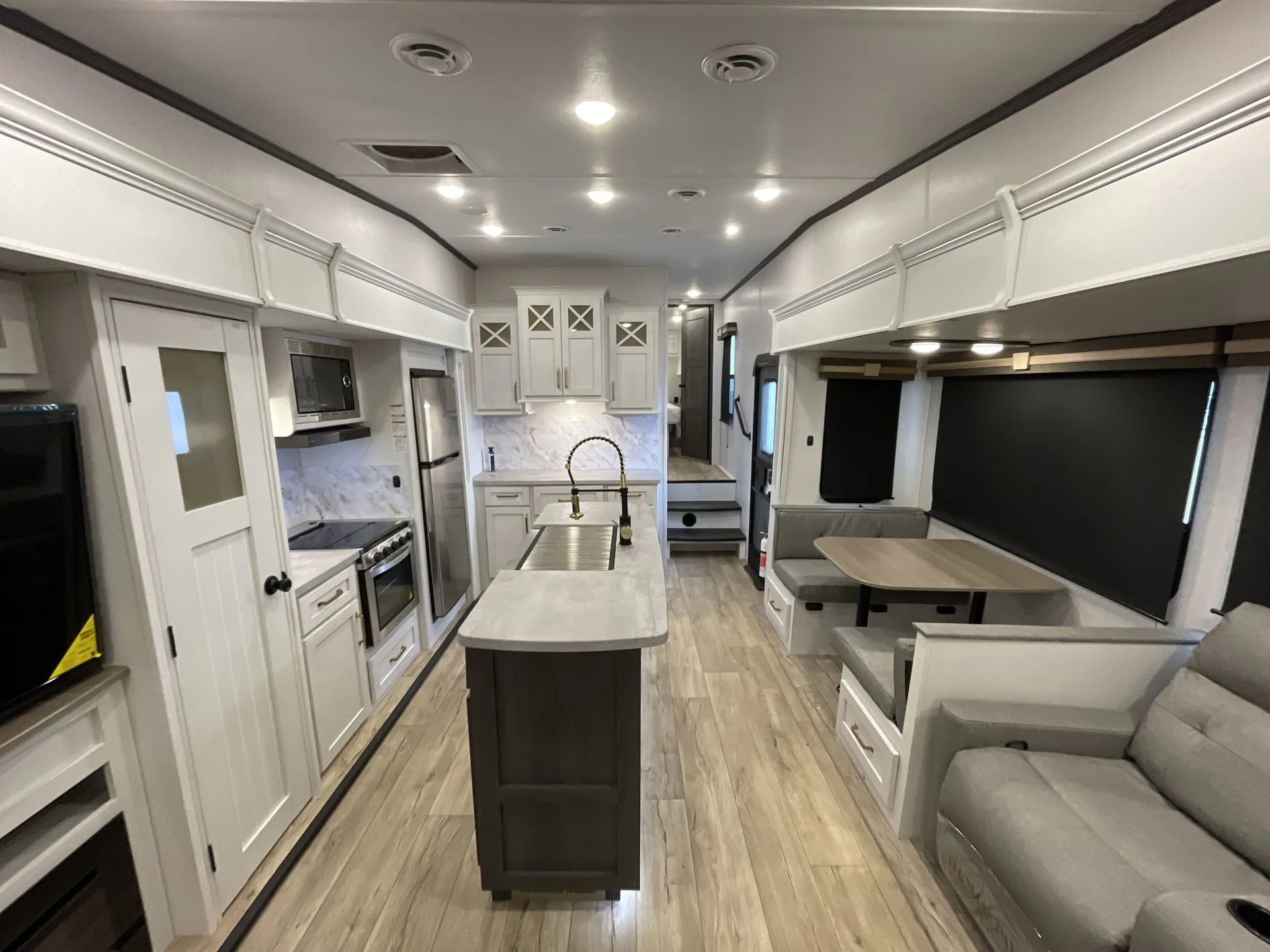 2023 Dutchmen Astoria 1500 2993RLF — living area main
