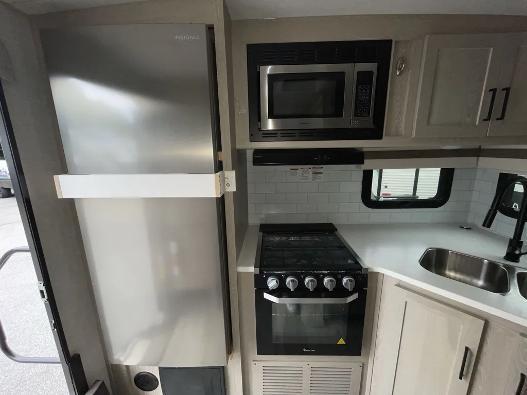 2022 Forest River Rockwood Ultra Lite 2614BS, Photos photo 8