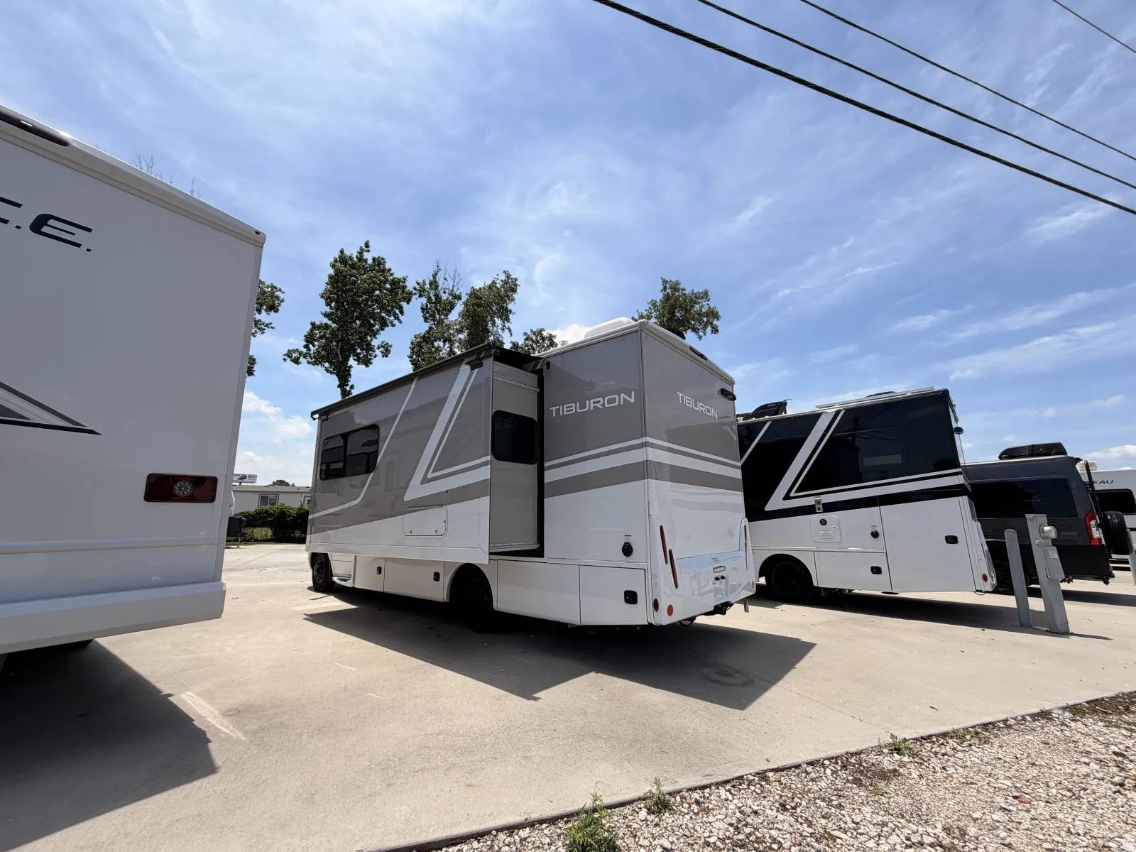 2026 Thor Motor Coach Tiburon 24FB - Photo 4
