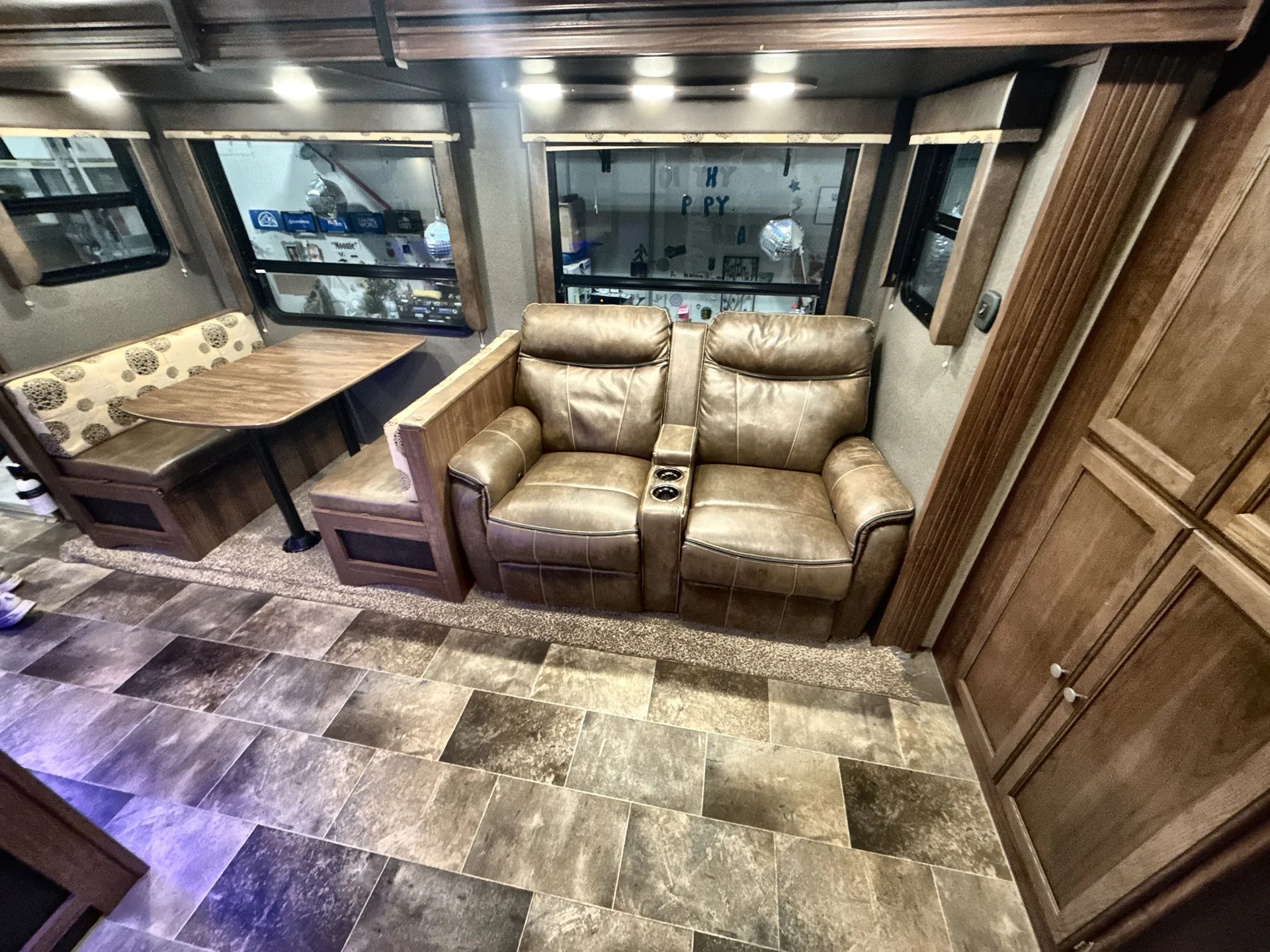 2018 Keystone Sprinter Limited 325BMK — living area main