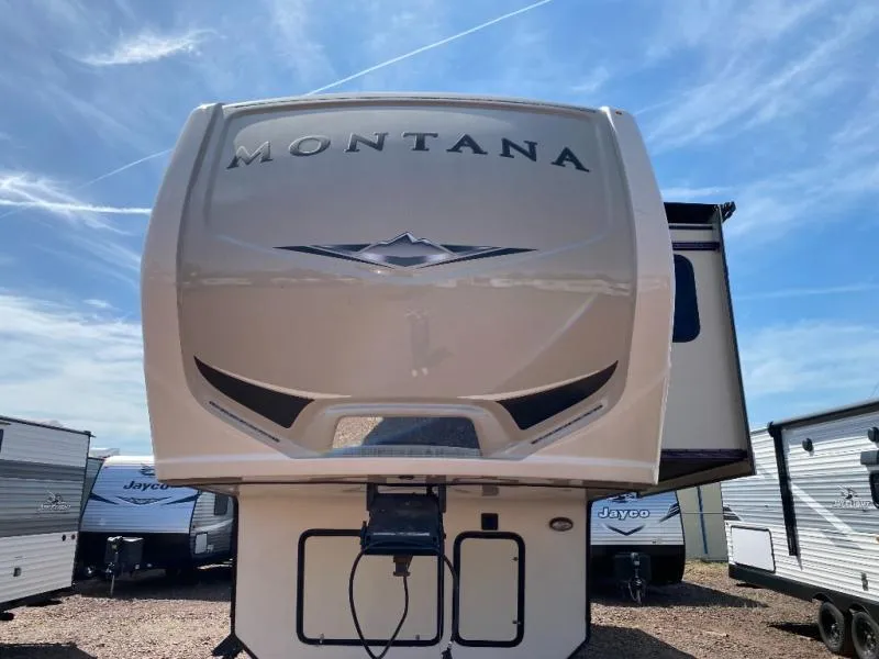 2018 Keystone Montana 3121RL - Photo 4