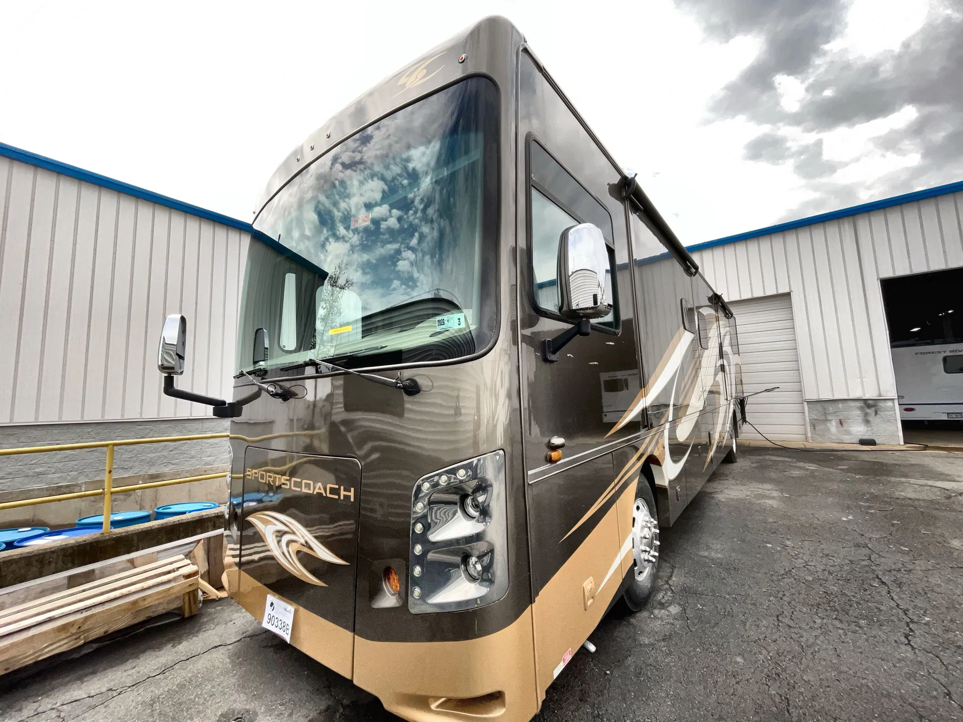 2017 Coachmen Sportscoach Cross Country 408DB - Photo 2