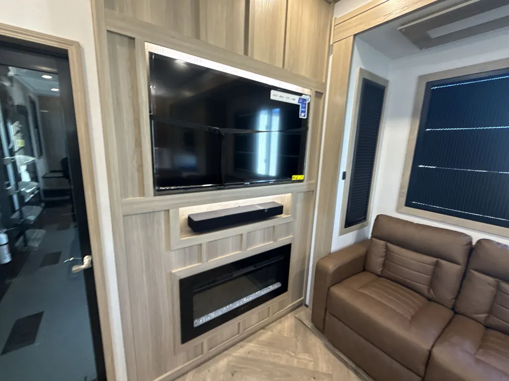 2026 Keystone Raptor 441, Photos photo 13