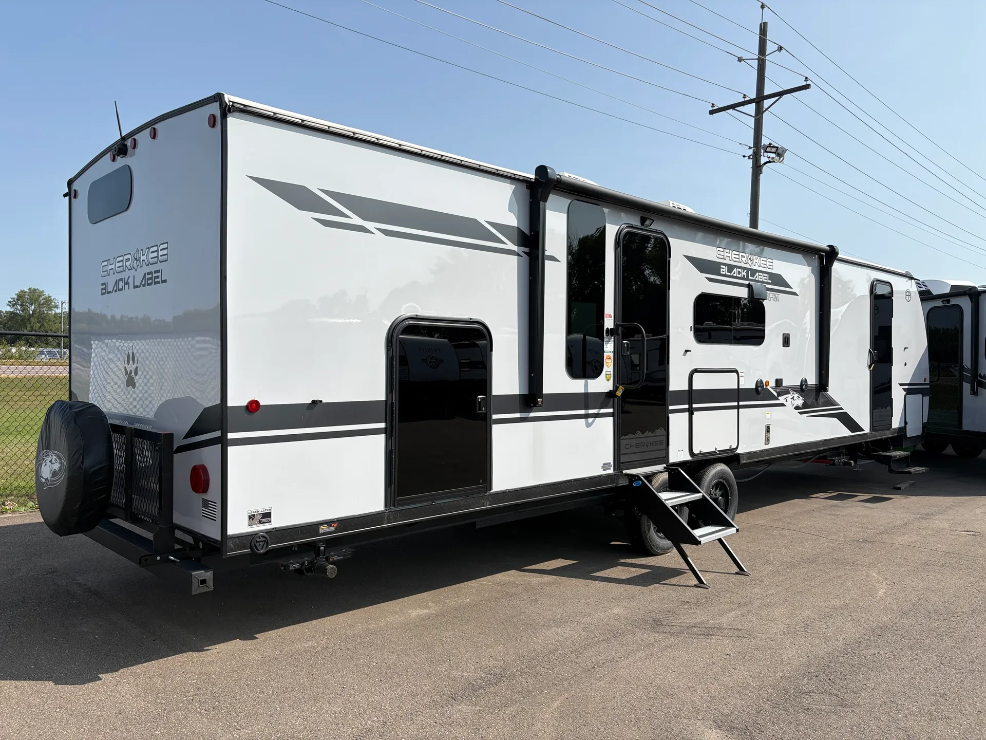 2026 Forest River Cherokee Grey Wolf Black Label 29NMBL - Photo 3