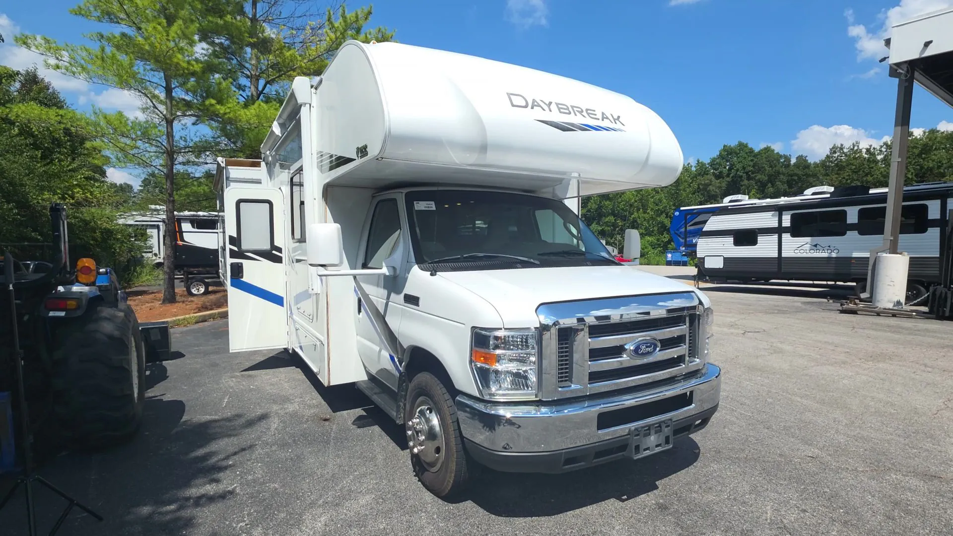 2019 Thor Motor Coach Daybreak 30DB - Photo 3