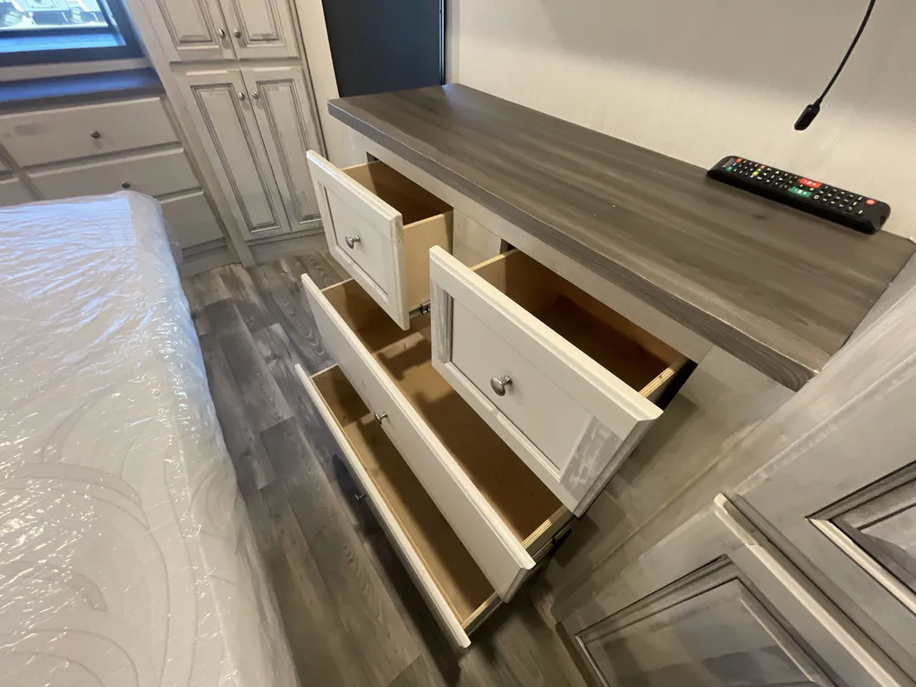 2022 Forest River Cardinal Luxury 380RLX, Photos photo 35