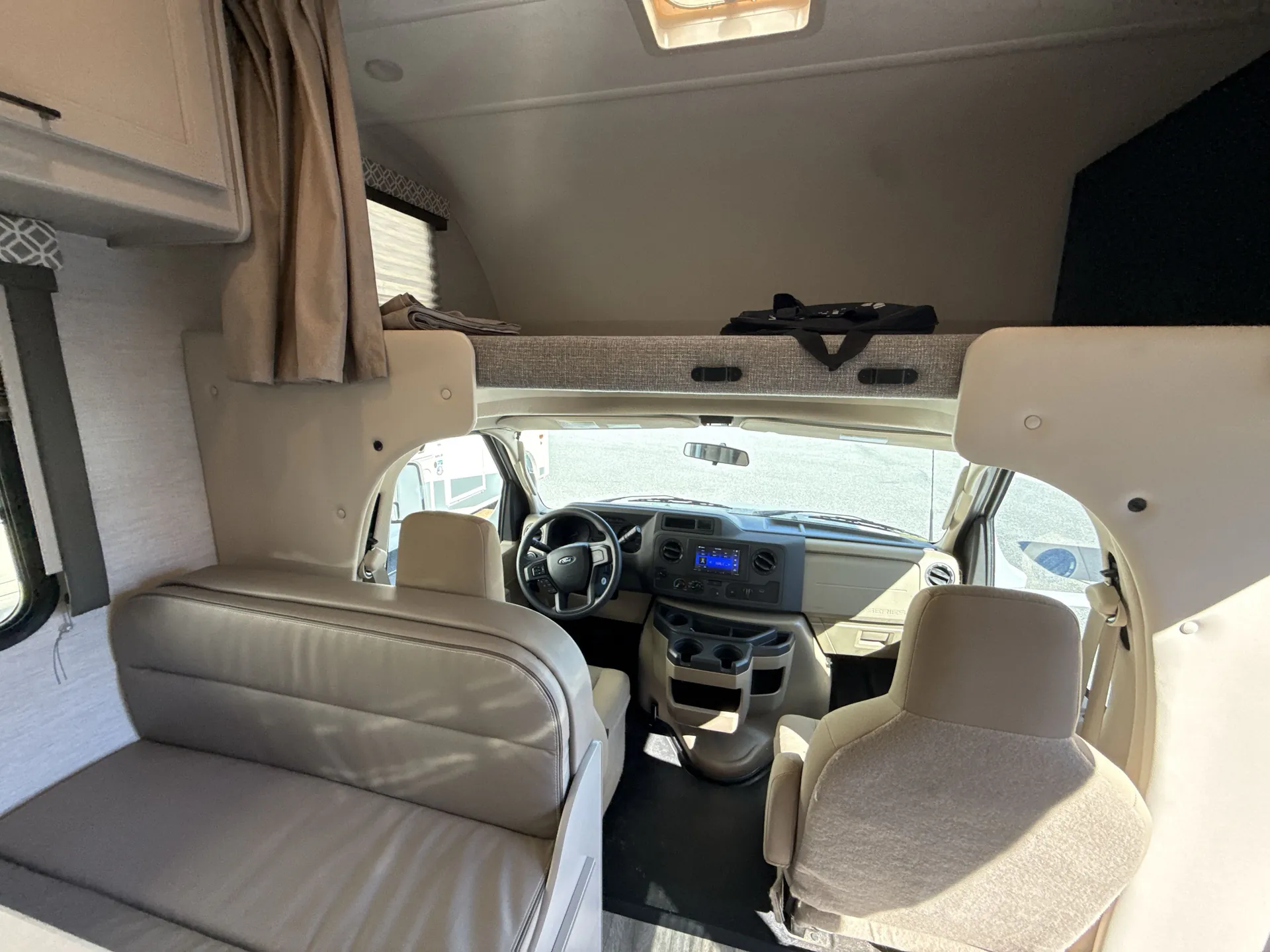 2024 Thor Motor Coach Coleman 22CM — living area main
