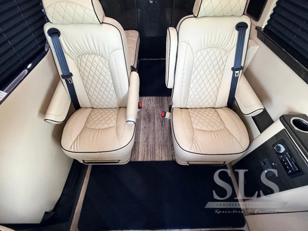 2024 Midwest Automotive Designs Luxe Cruiser D4, Photos photo 23