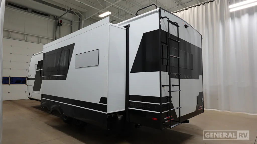 2027 Brinkley Model Z AIR 315, Photos photo 3