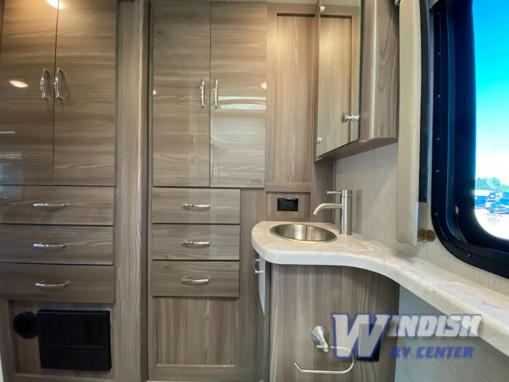 2022 Thor Motor Coach Tiburon 24FB, Photos photo 21