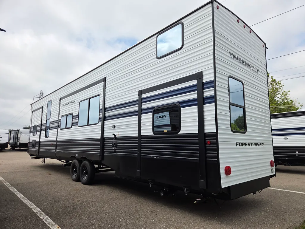 2027 Forest River Cherokee Timberwolf 39DC, Photos photo 3