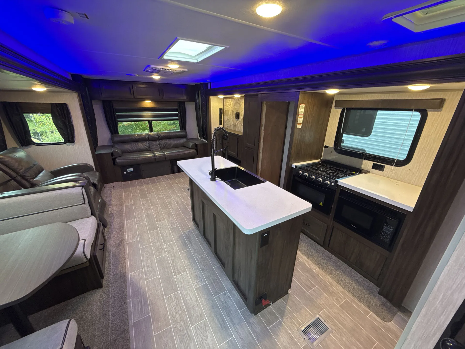2021 Forest River Cherokee Black Label 274WKBL — living area main